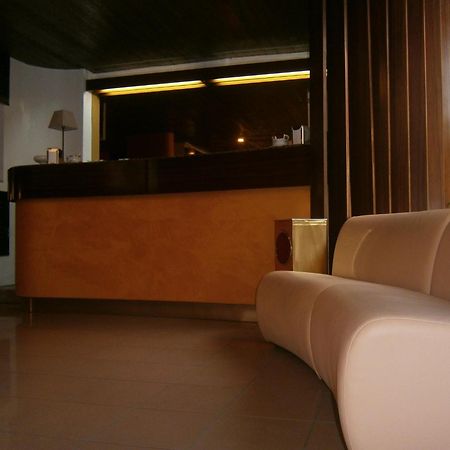 Hotel Corona Термолі Екстер'єр фото
