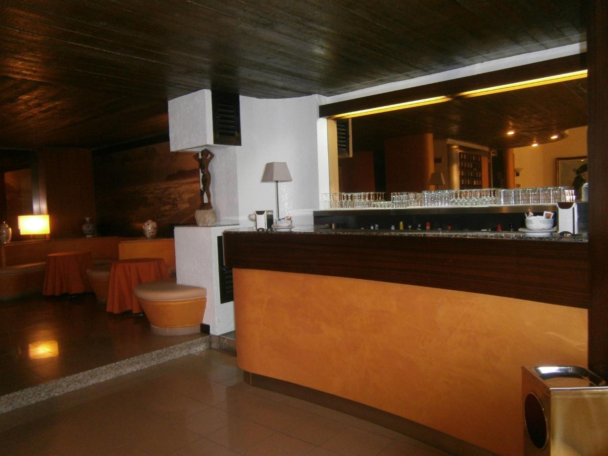 Hotel Corona Термолі Екстер'єр фото