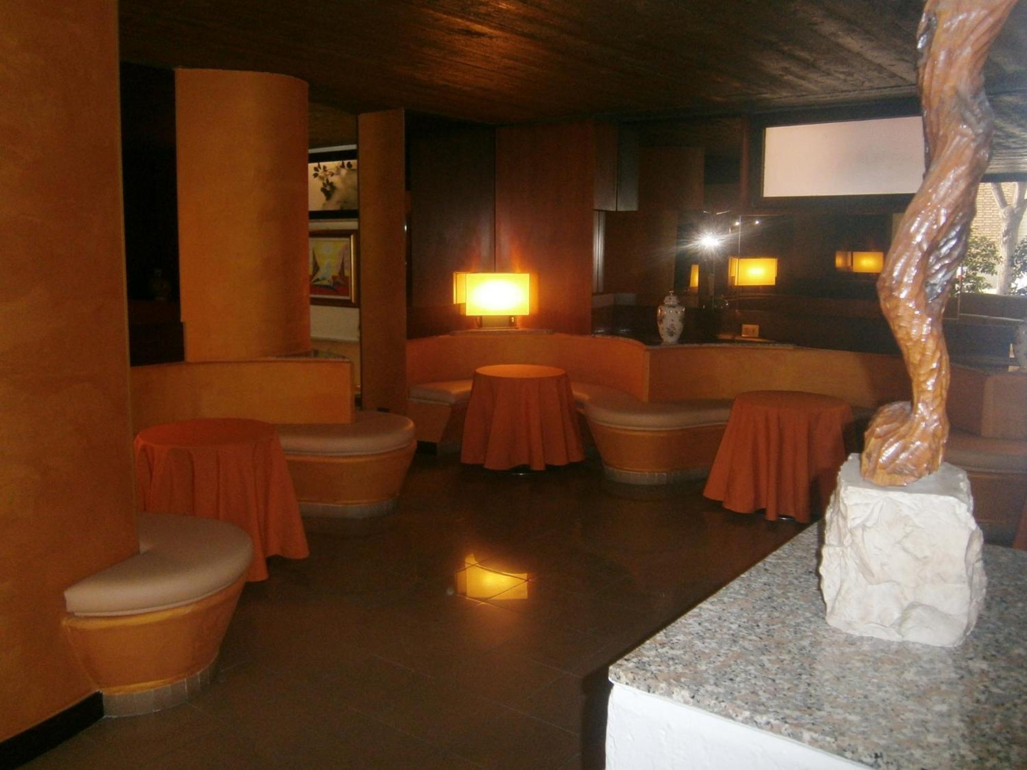Hotel Corona Термолі Екстер'єр фото