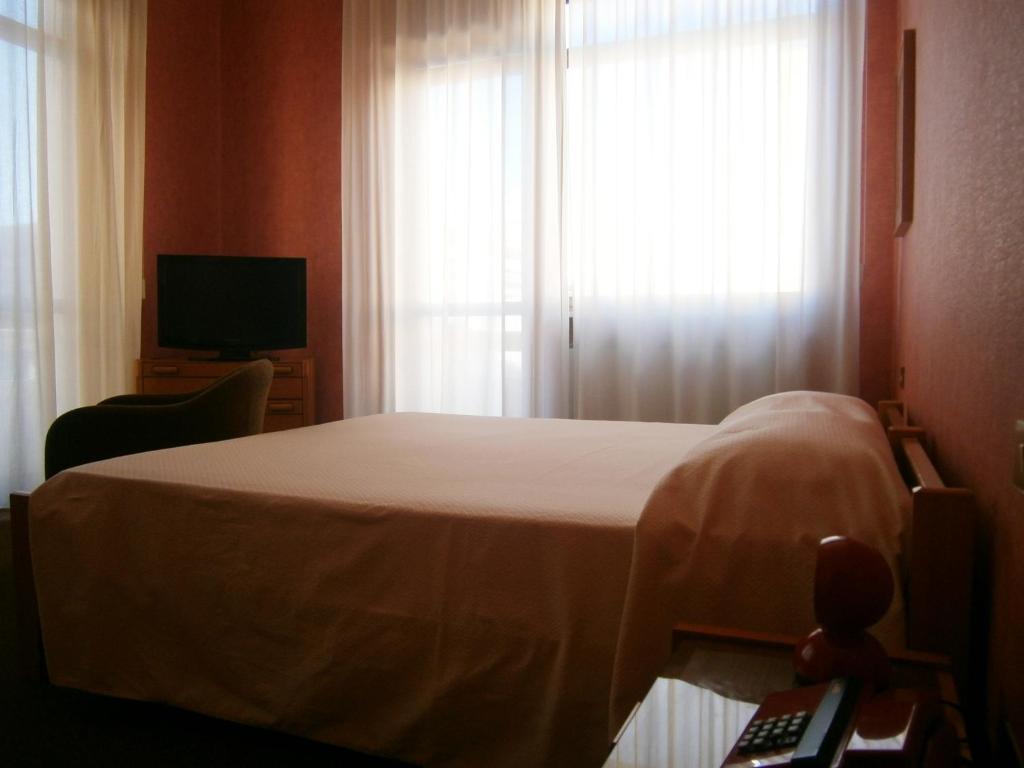 Hotel Corona Термолі Номер фото